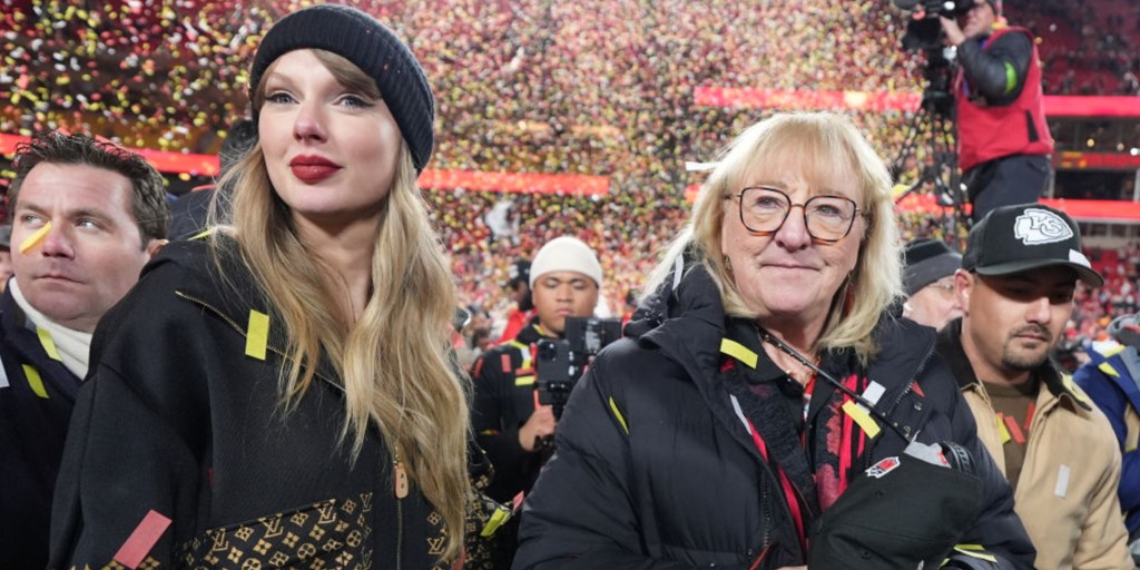 Taylor Swift and Donna Kelce